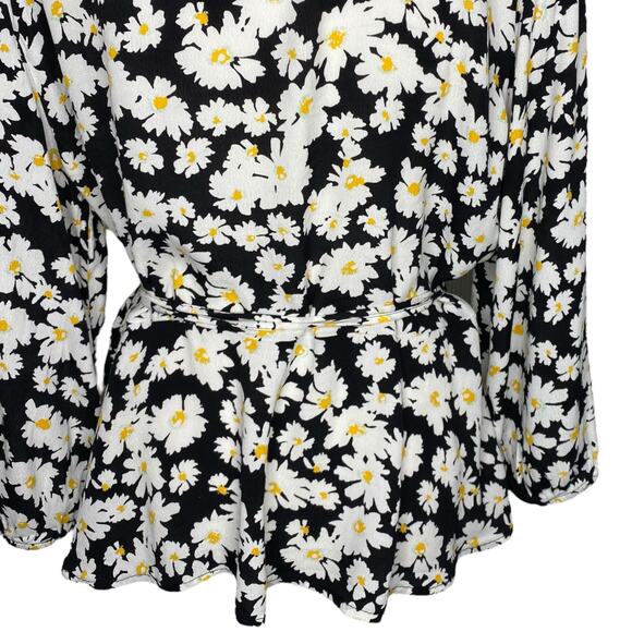 GAP Wrap Front Daisy Print Ruffle Top Black Floral Blouse XL Cottagecore Peasant - Picture 13 of 16
